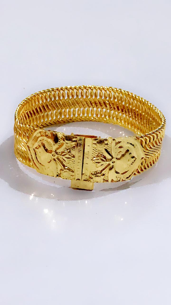 Gold Platted Royal Mesh Pattern Bracelet